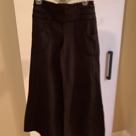 Lululemon Wide Leg Palazzo Style Pant, Dark Grey Denim Look Size 6, Hemmed - Picture 2 of 8